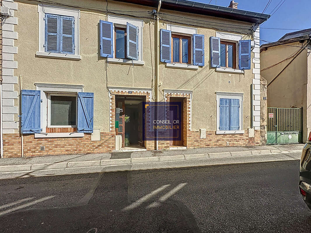 Appartement à PIERRE-BENITE