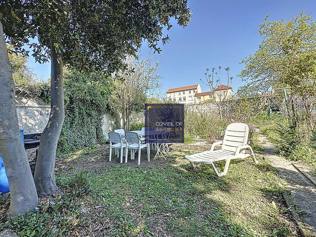 Appartement à PIERRE-BENITE