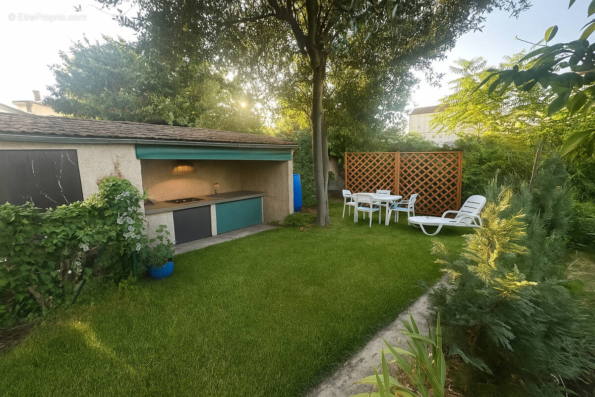 Appartement à PIERRE-BENITE