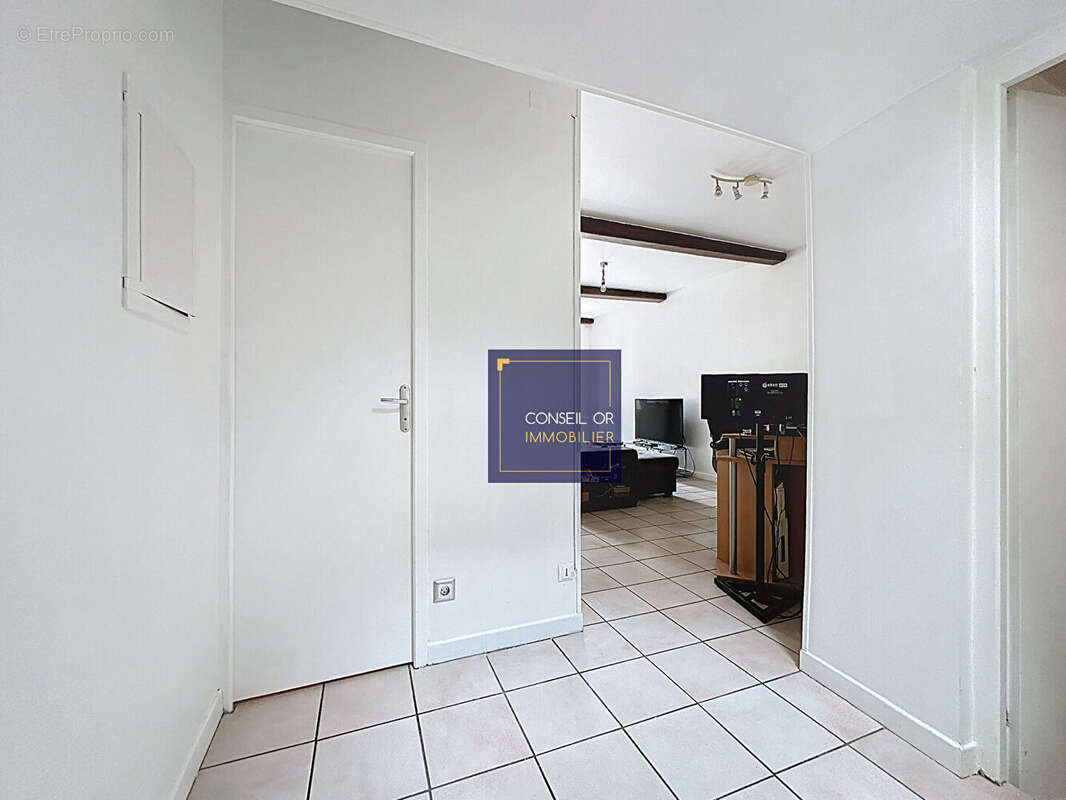 Appartement à PIERRE-BENITE