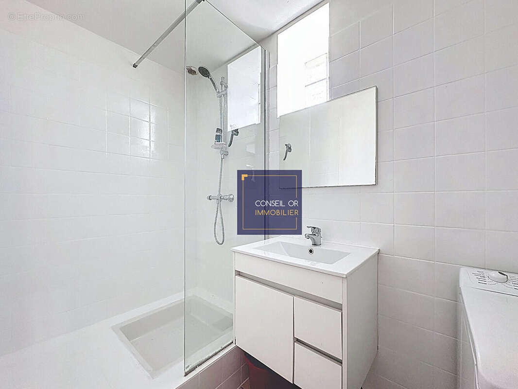 Appartement à PIERRE-BENITE