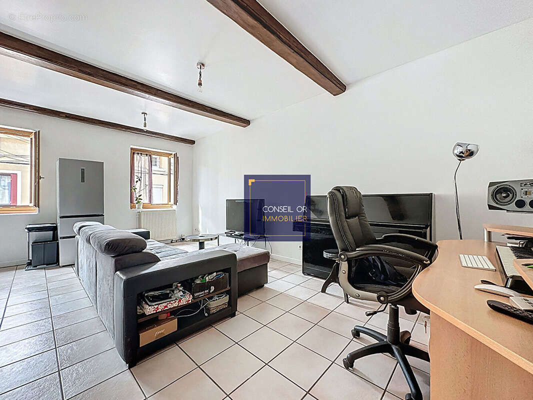 Appartement à PIERRE-BENITE