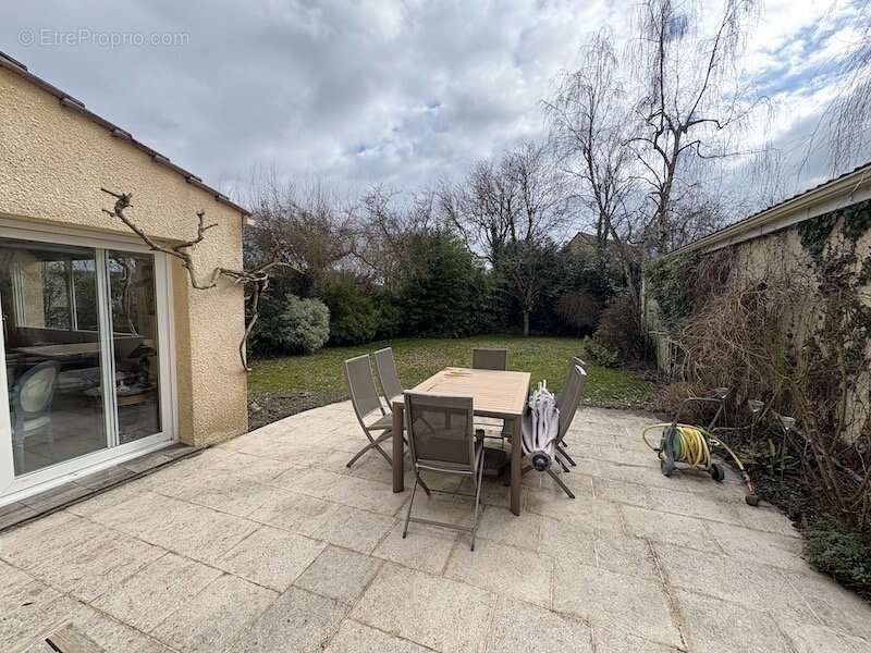 Maison à CHATEAUFORT