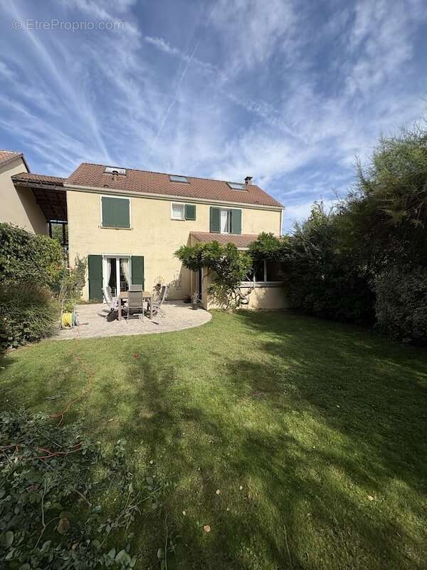 Maison à CHATEAUFORT