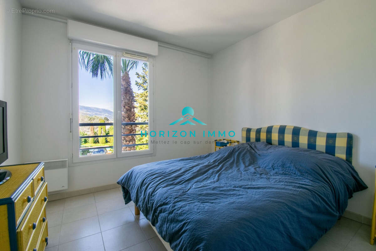 Appartement à SAINT-LAURENT-DU-VAR