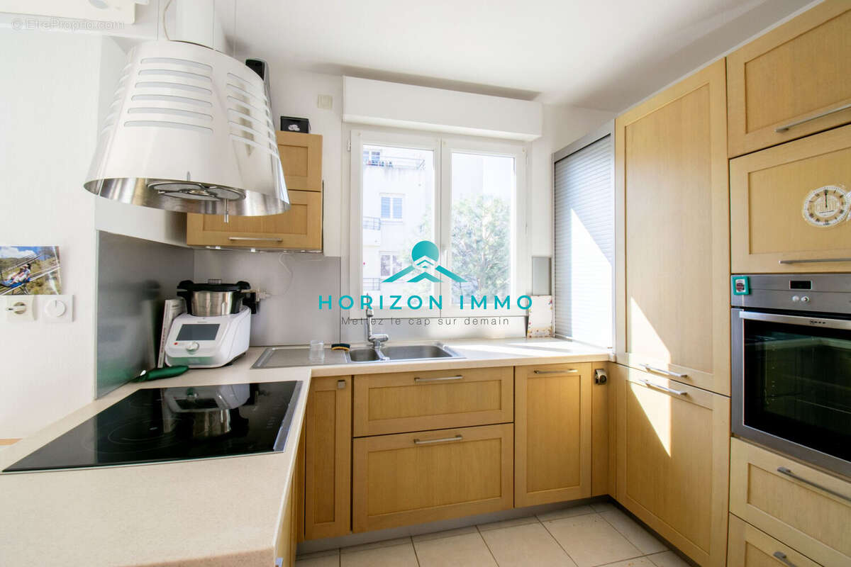 Appartement à SAINT-LAURENT-DU-VAR