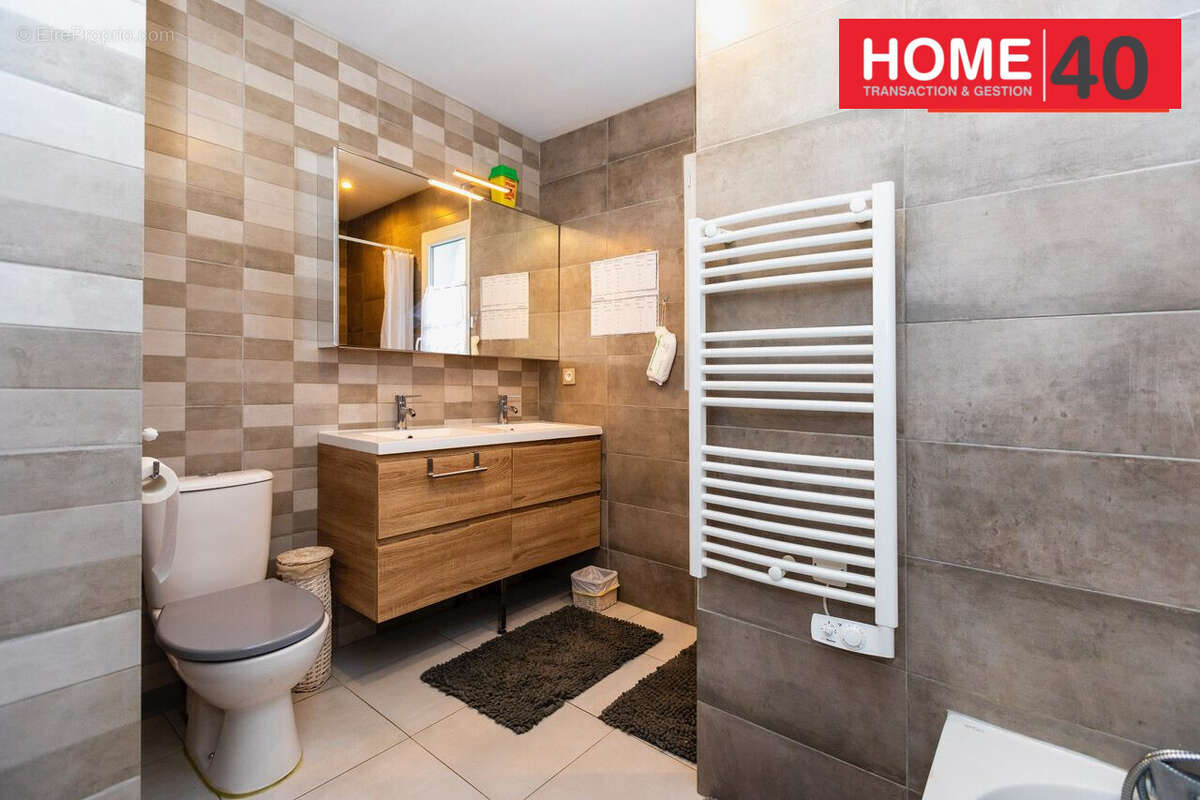 Maison à PARENTIS-EN-BORN