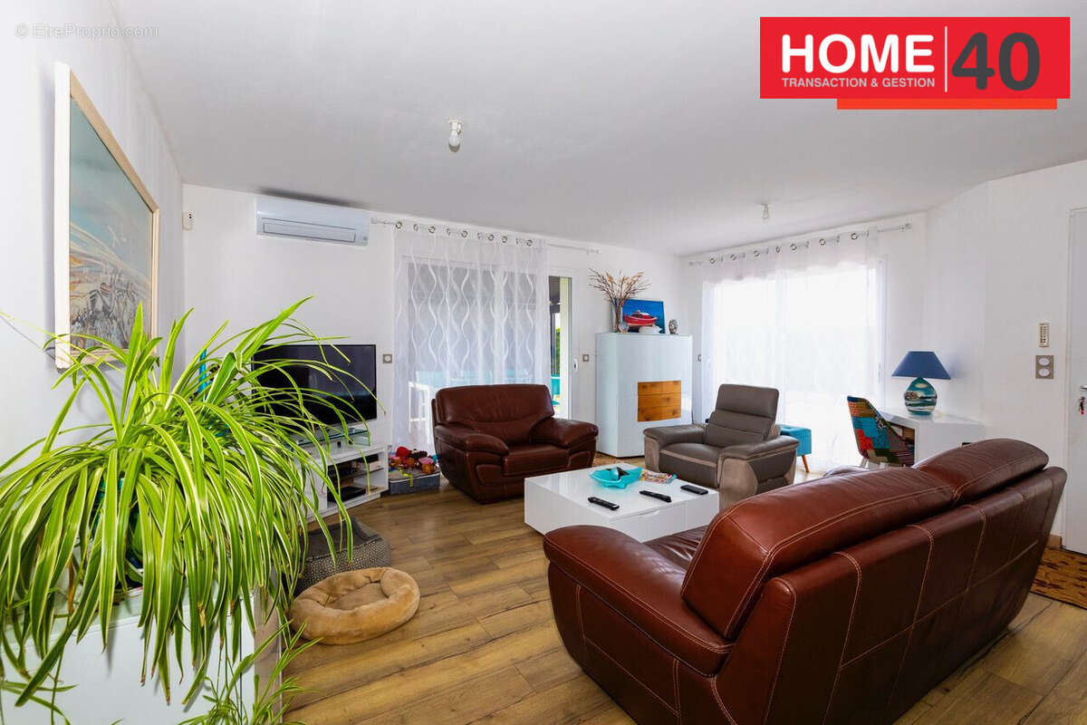 Maison à PARENTIS-EN-BORN