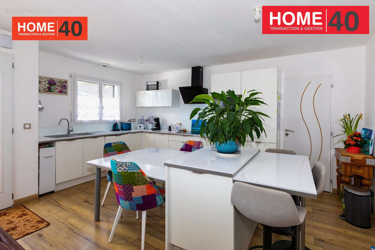 Maison à PARENTIS-EN-BORN