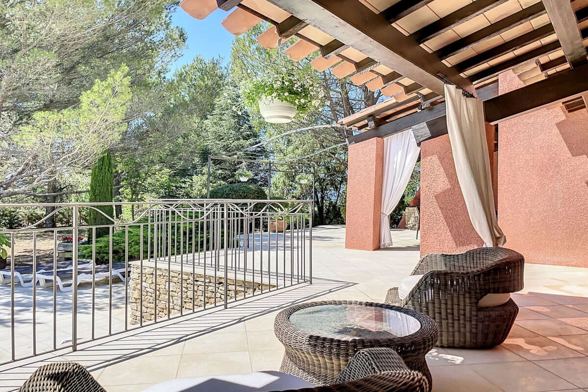 Maison à SAINT-SATURNIN-LES-APT