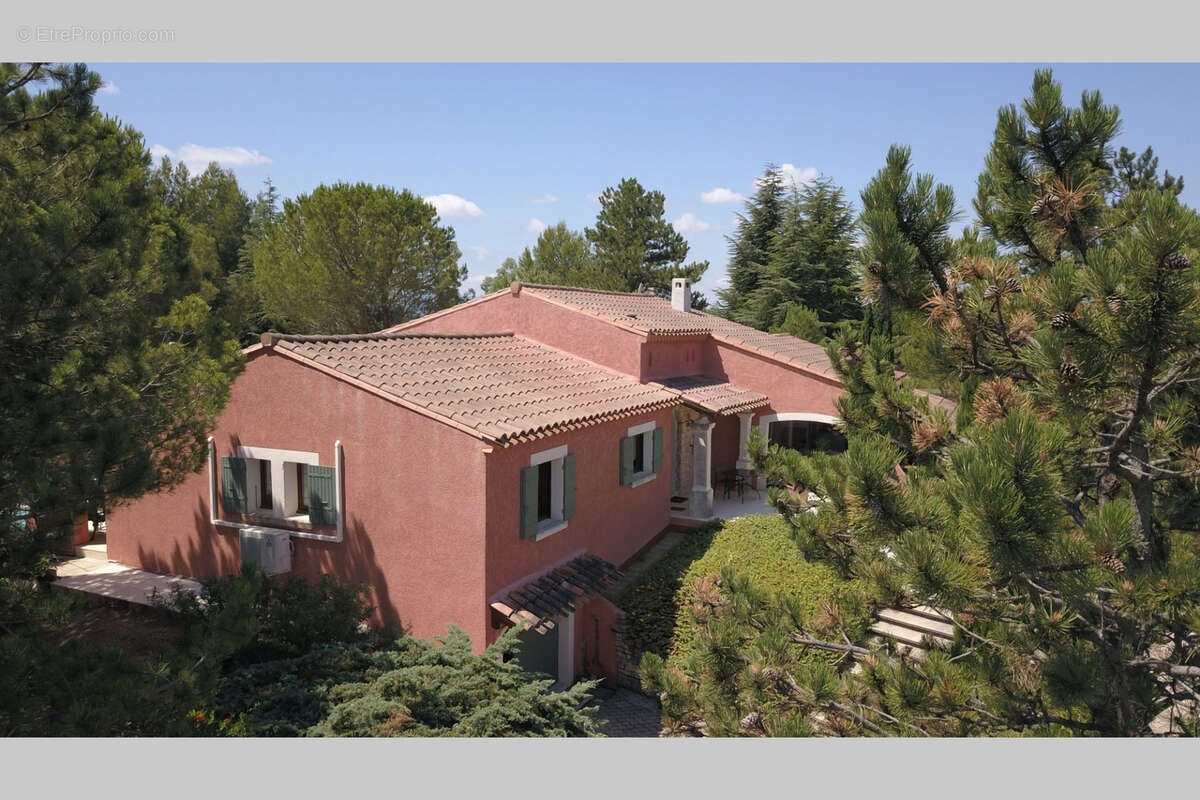 Maison à SAINT-SATURNIN-LES-APT
