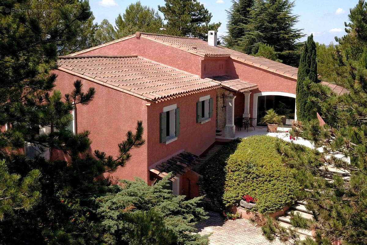 Maison à SAINT-SATURNIN-LES-APT
