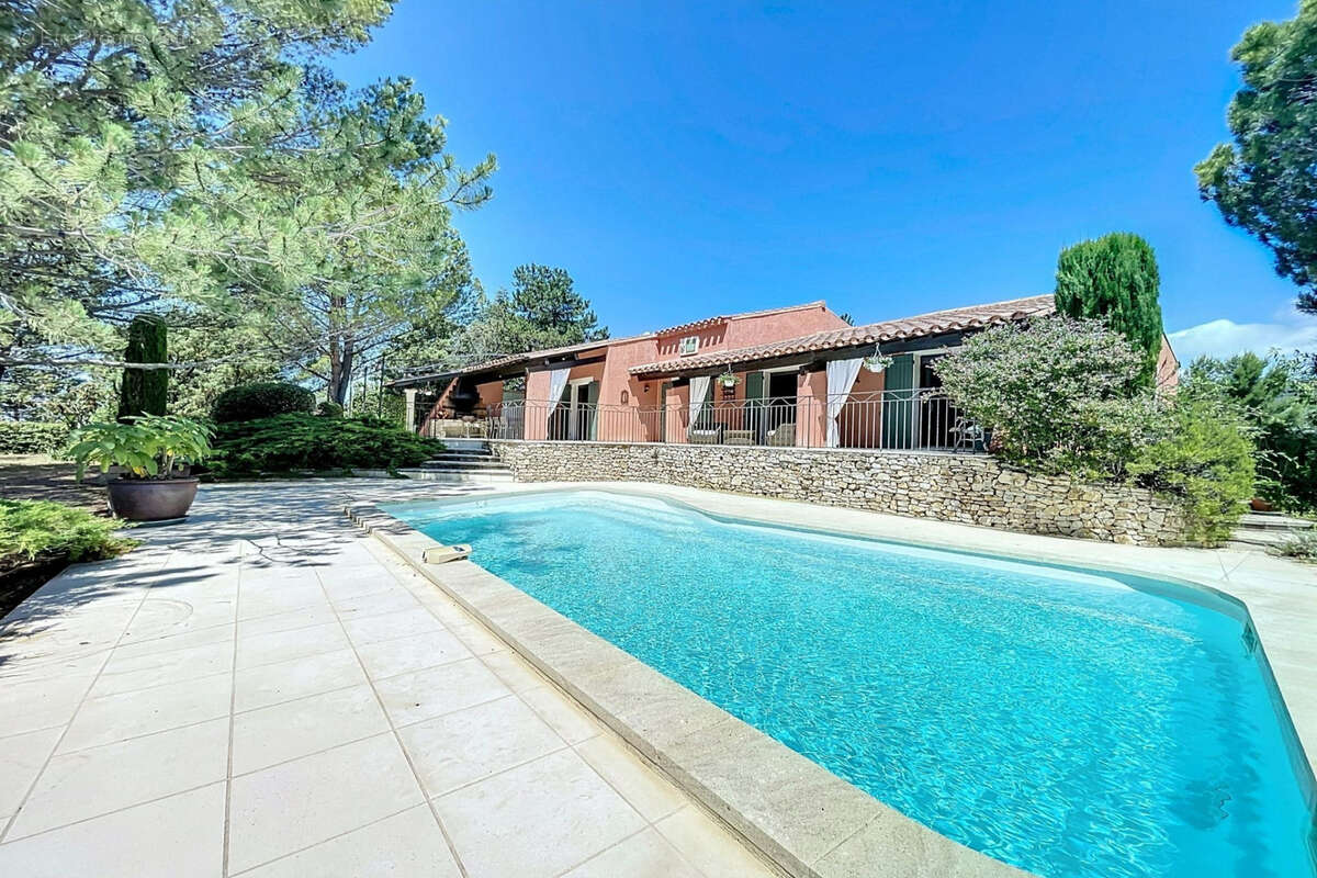 Maison à SAINT-SATURNIN-LES-APT