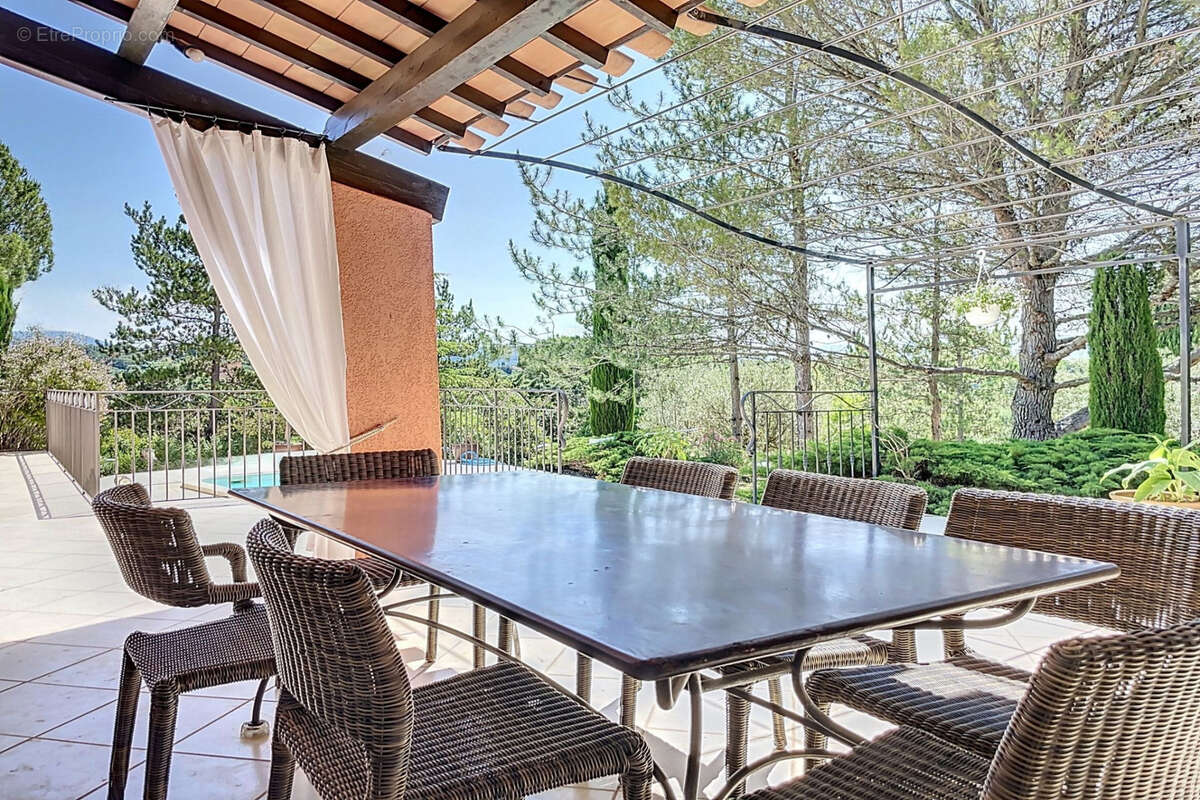 Maison à SAINT-SATURNIN-LES-APT