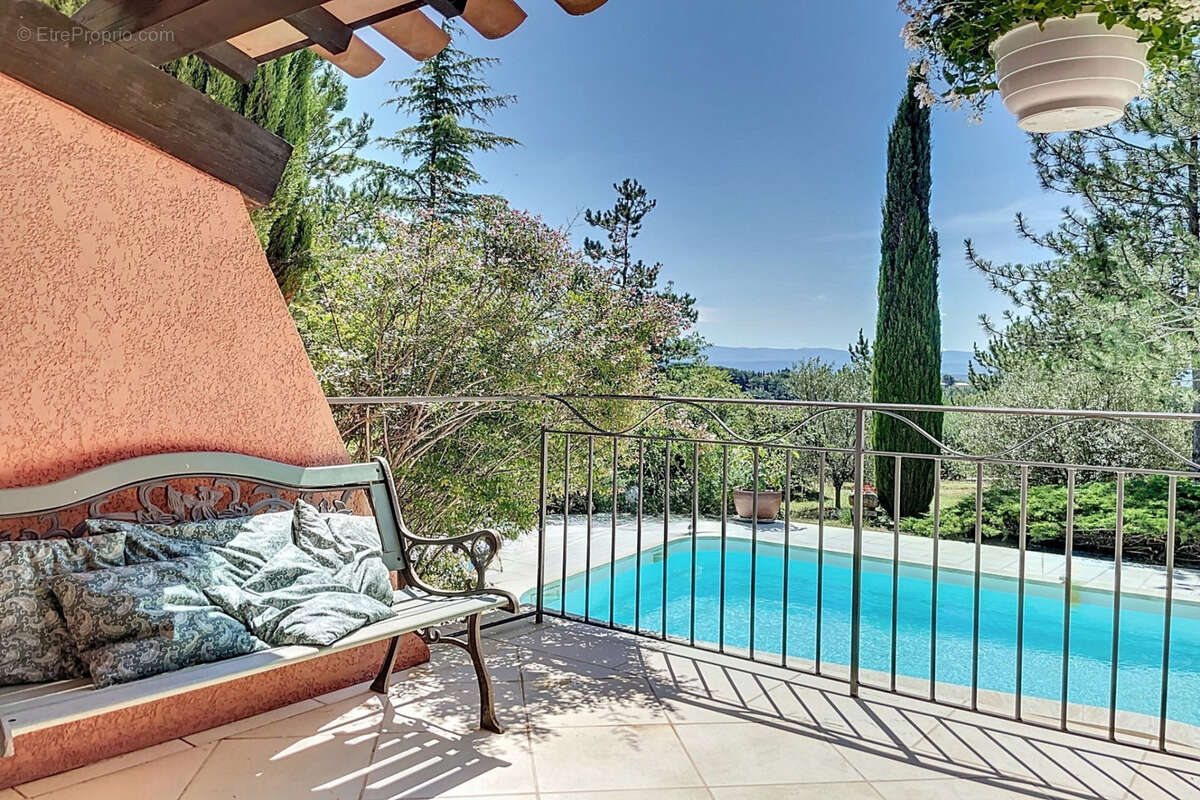 Maison à SAINT-SATURNIN-LES-APT