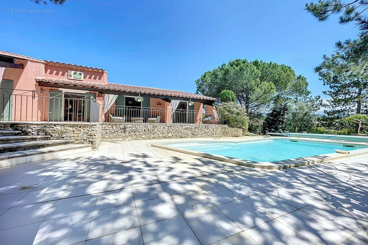 Maison à SAINT-SATURNIN-LES-APT