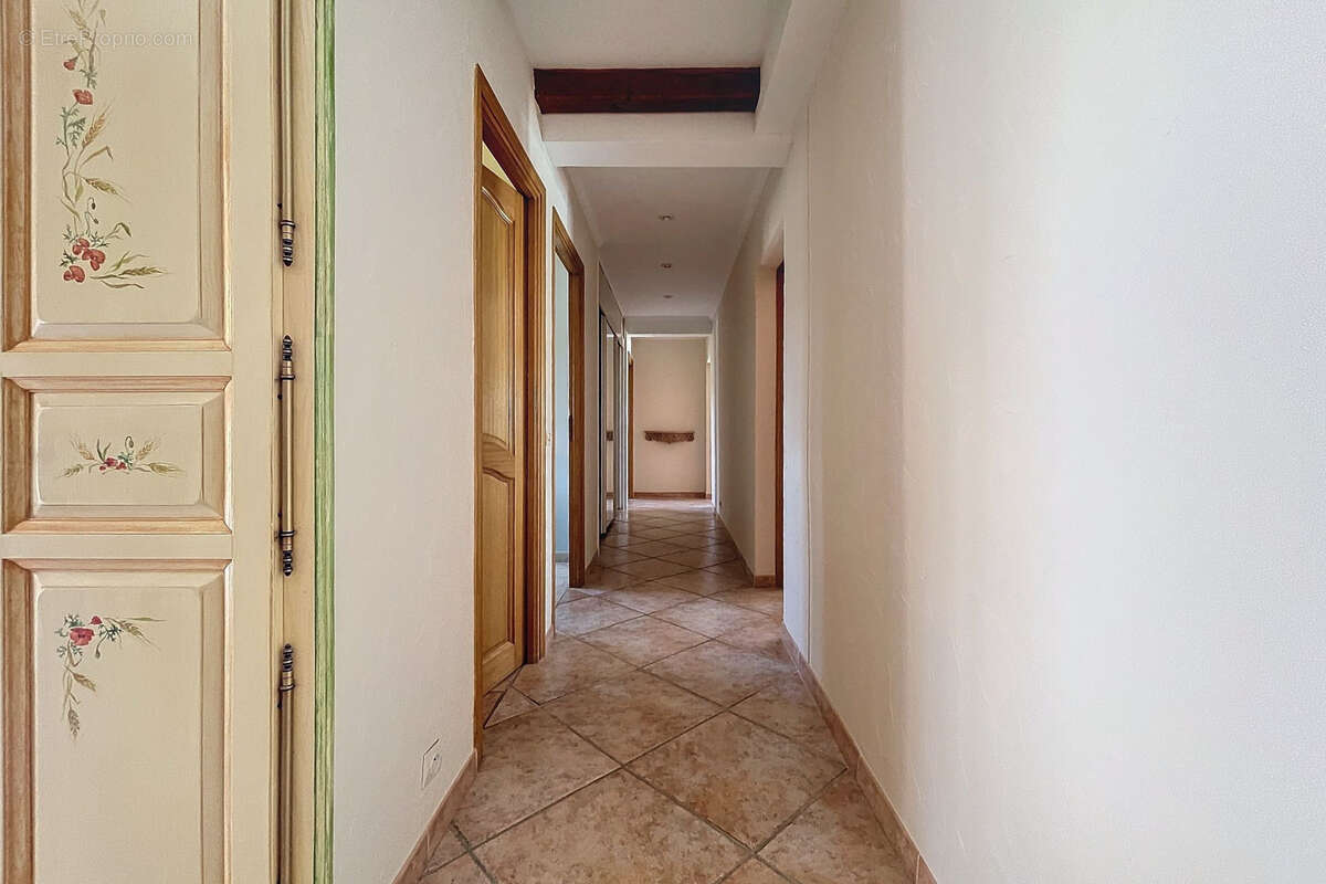 Maison à SAINT-SATURNIN-LES-APT