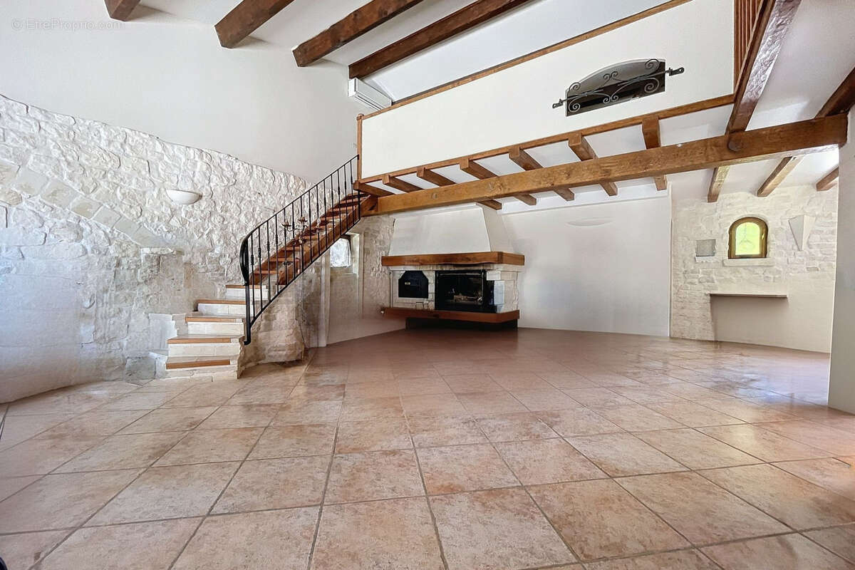 Maison à SAINT-SATURNIN-LES-APT