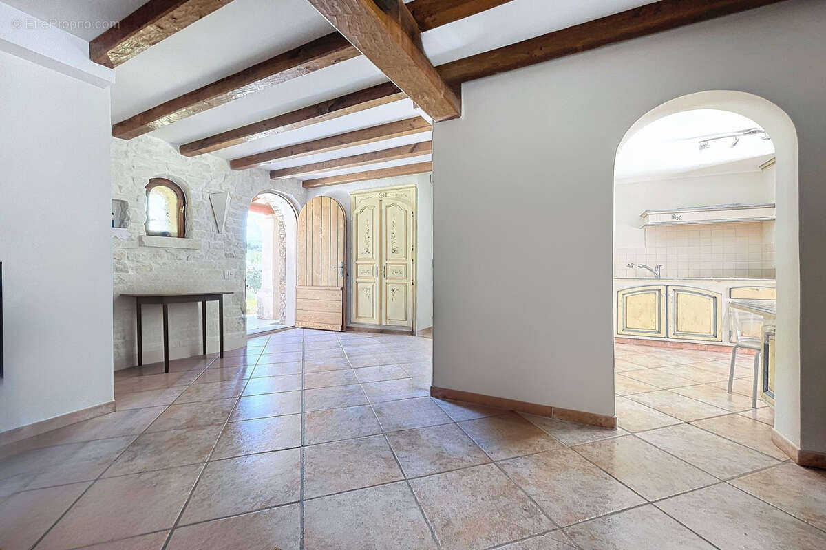 Maison à SAINT-SATURNIN-LES-APT