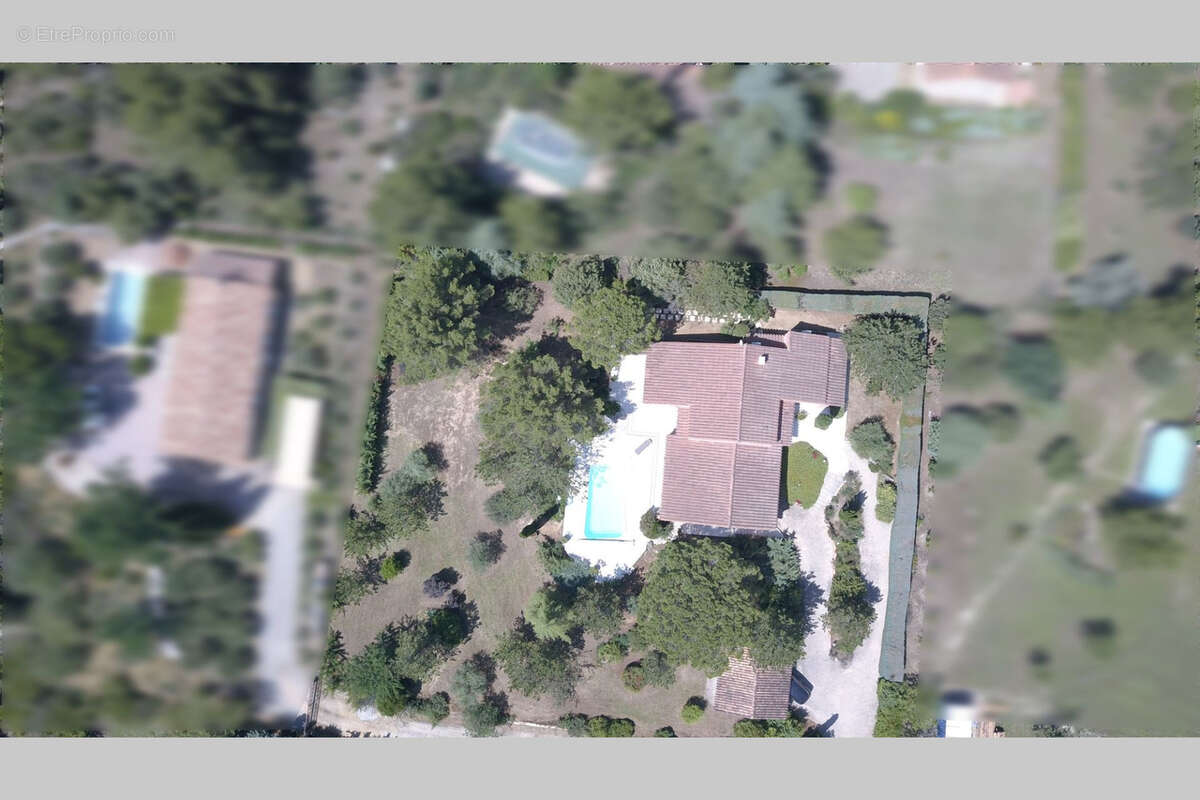 Maison à SAINT-SATURNIN-LES-APT