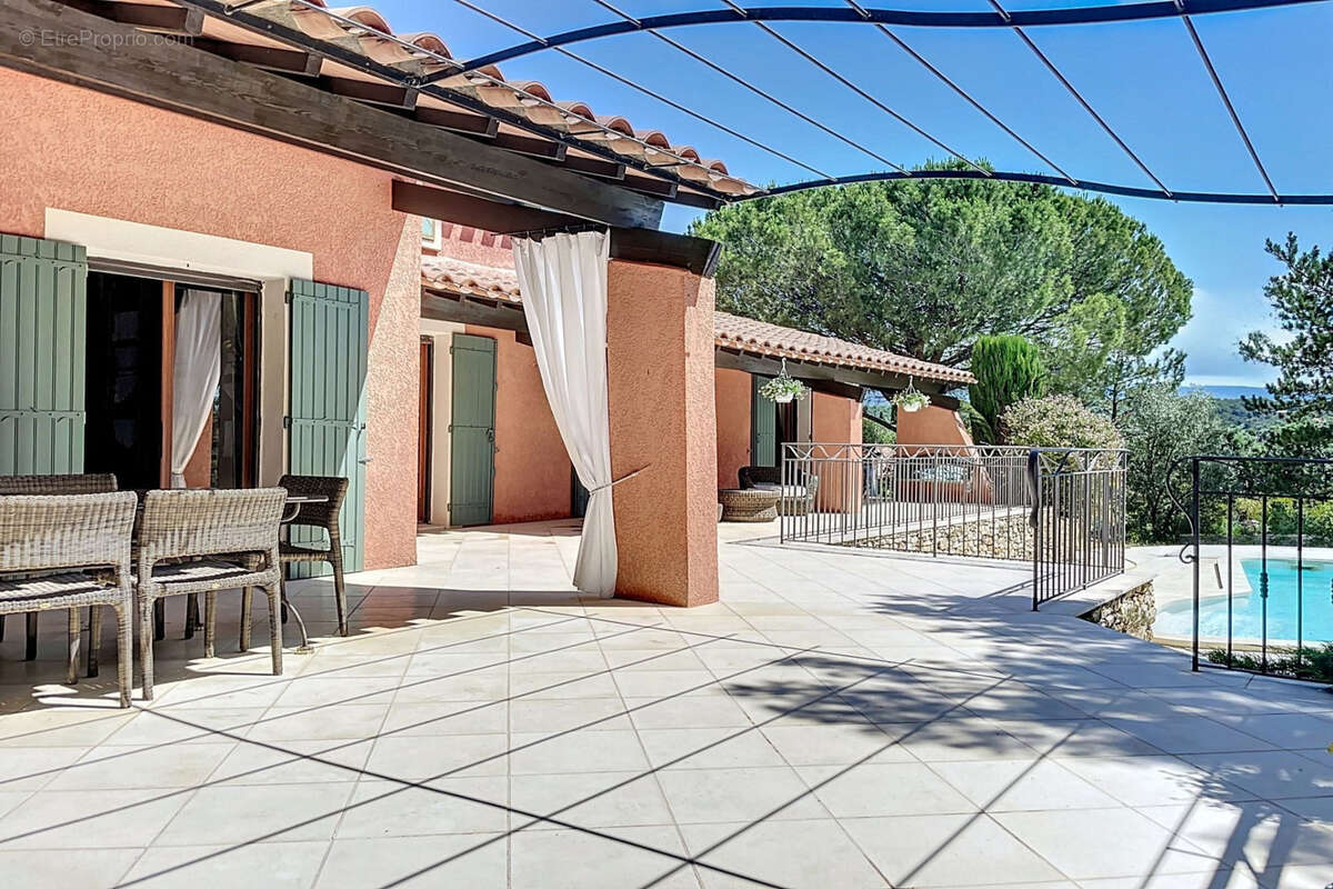 Maison à SAINT-SATURNIN-LES-APT