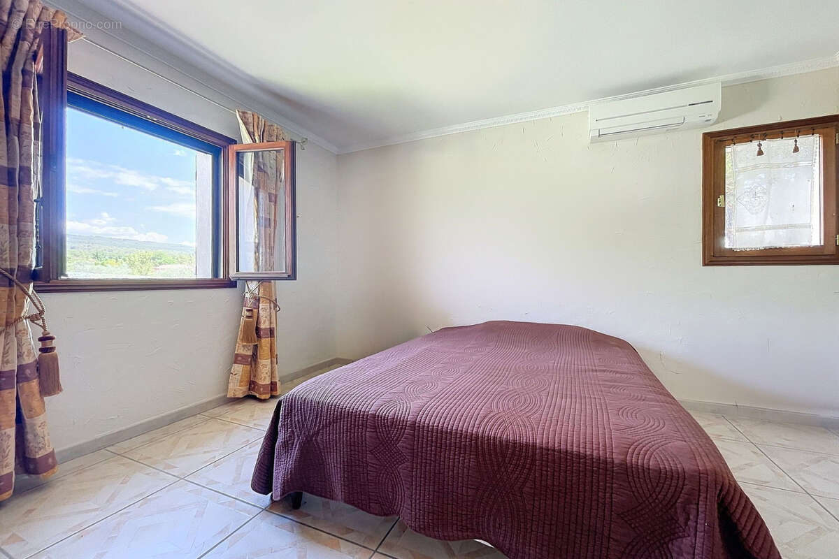 Maison à SAINT-SATURNIN-LES-APT