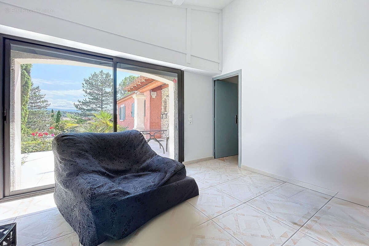 Maison à SAINT-SATURNIN-LES-APT