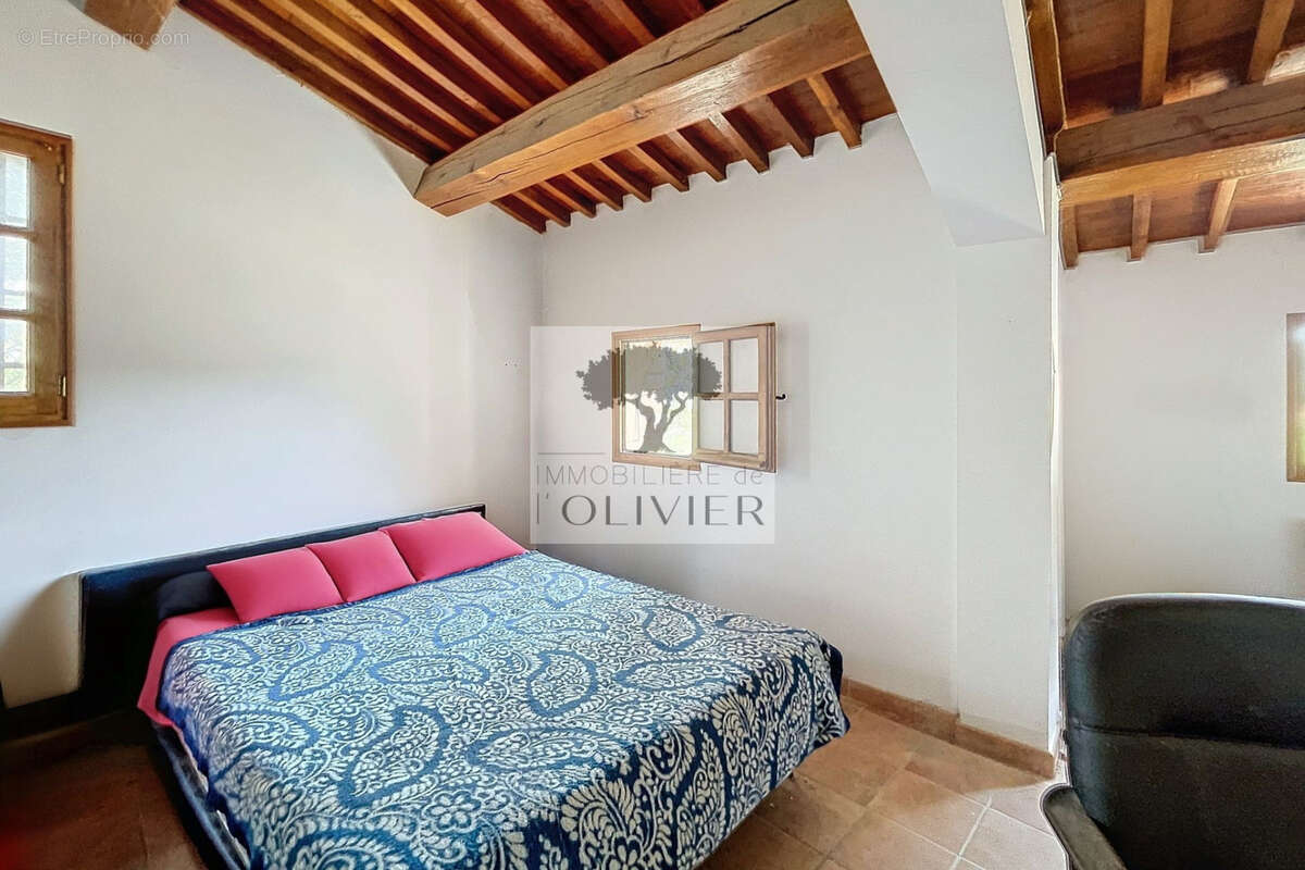 Maison à SAINT-SATURNIN-LES-APT