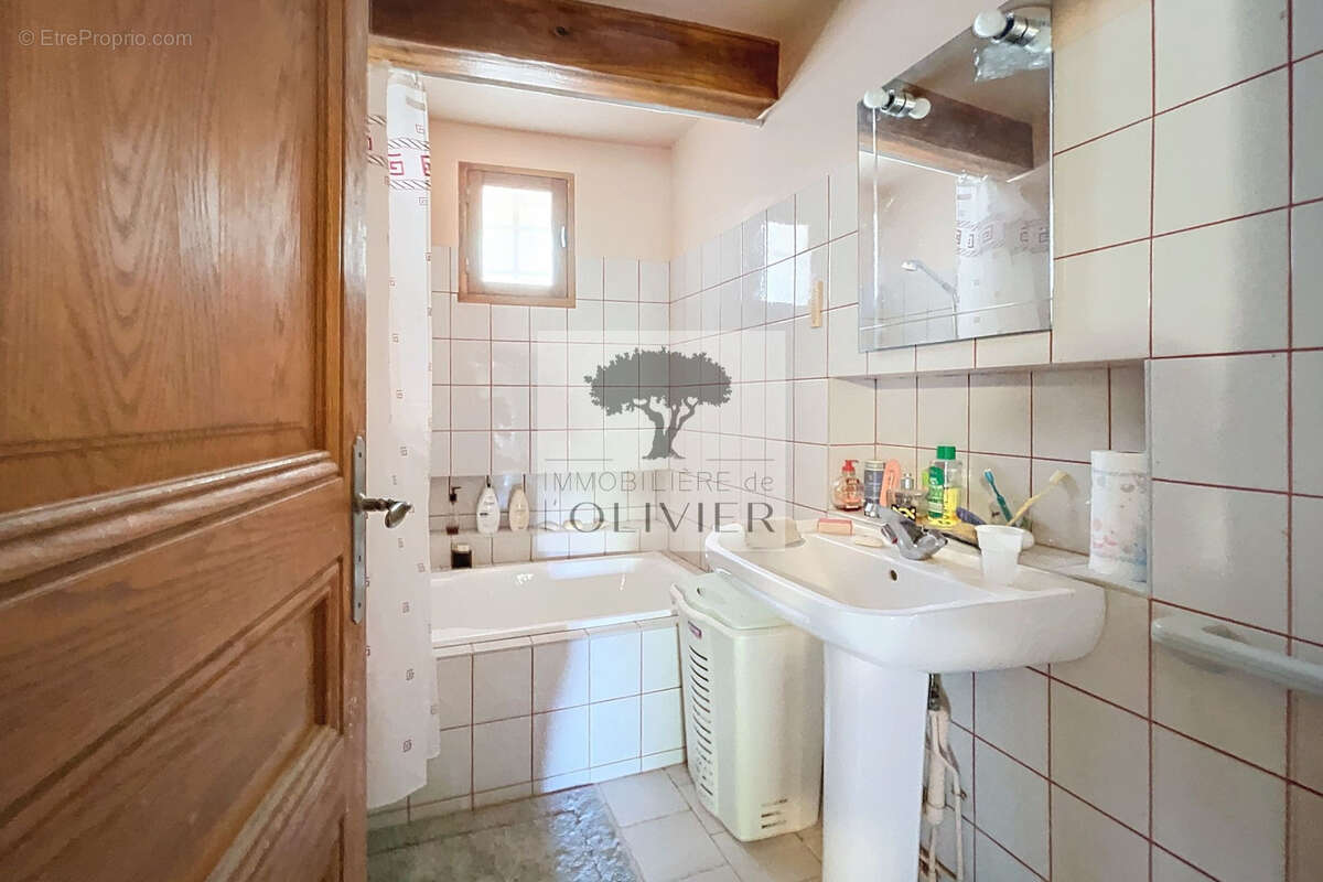 Maison à SAINT-SATURNIN-LES-APT