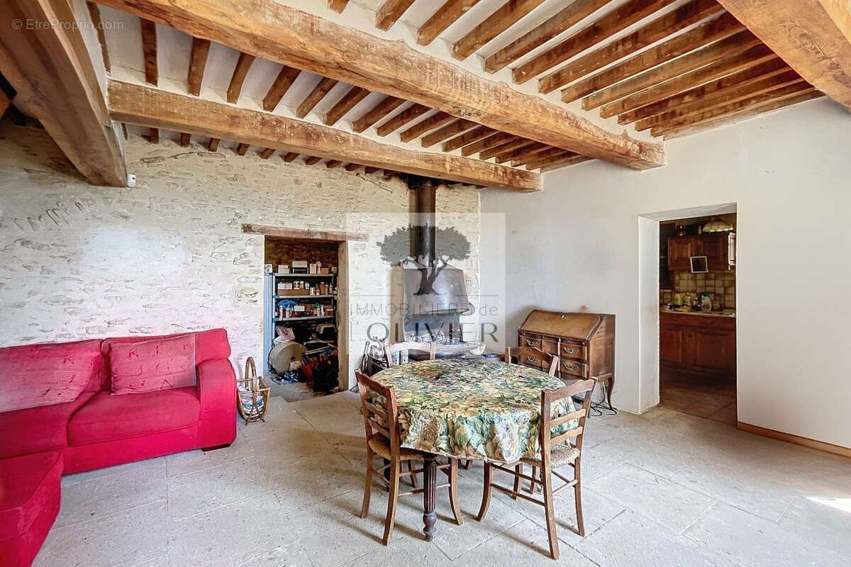 Maison à SAINT-SATURNIN-LES-APT