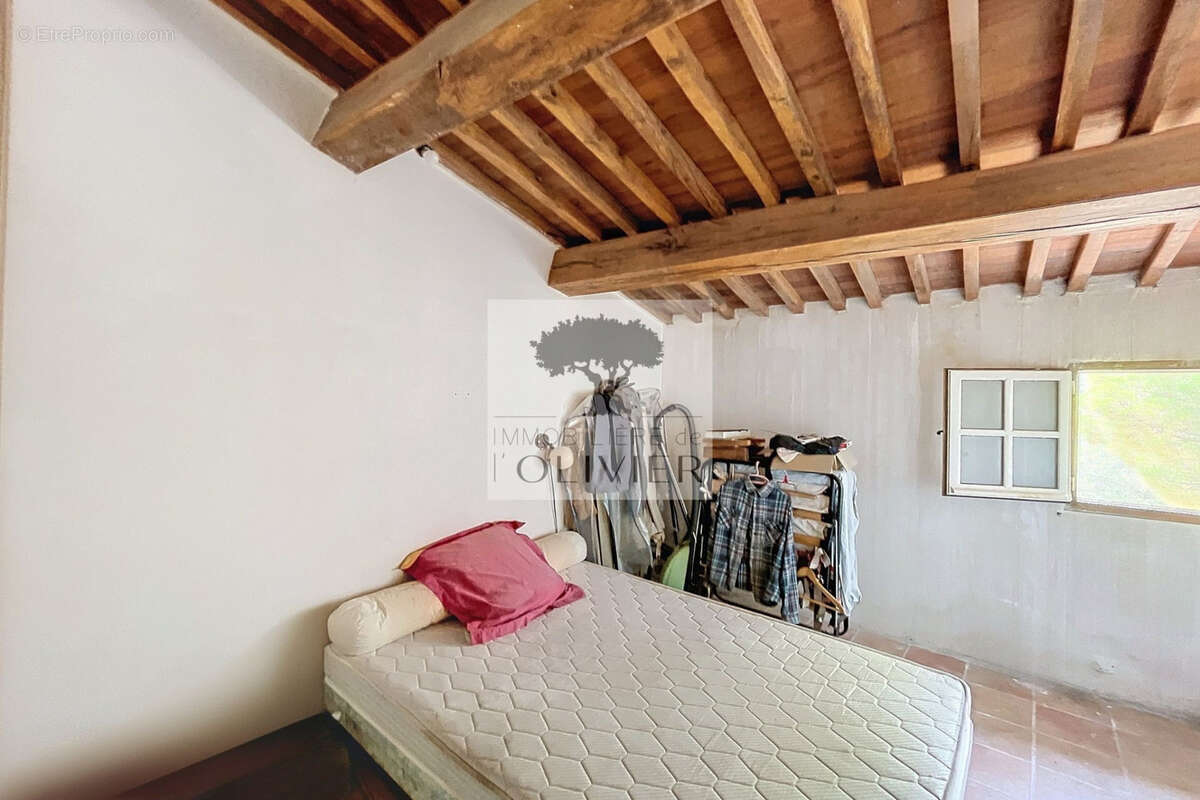 Maison à SAINT-SATURNIN-LES-APT