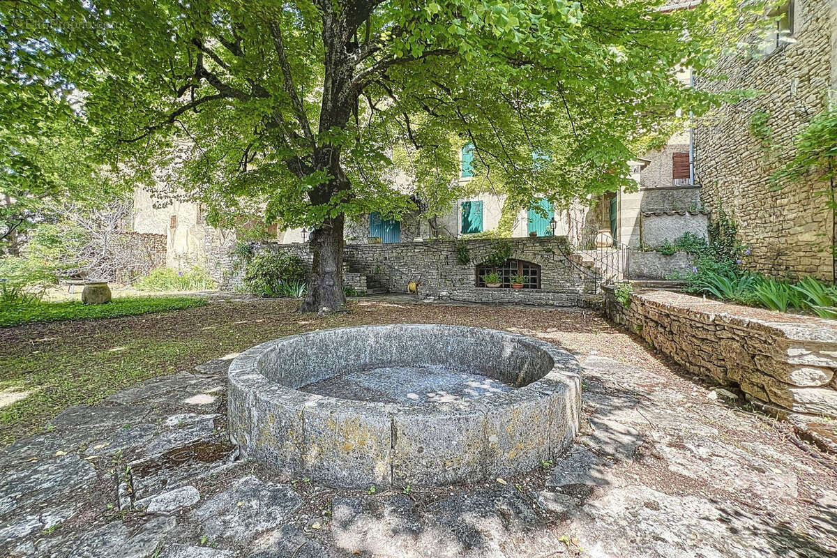 Maison à SAIGNON