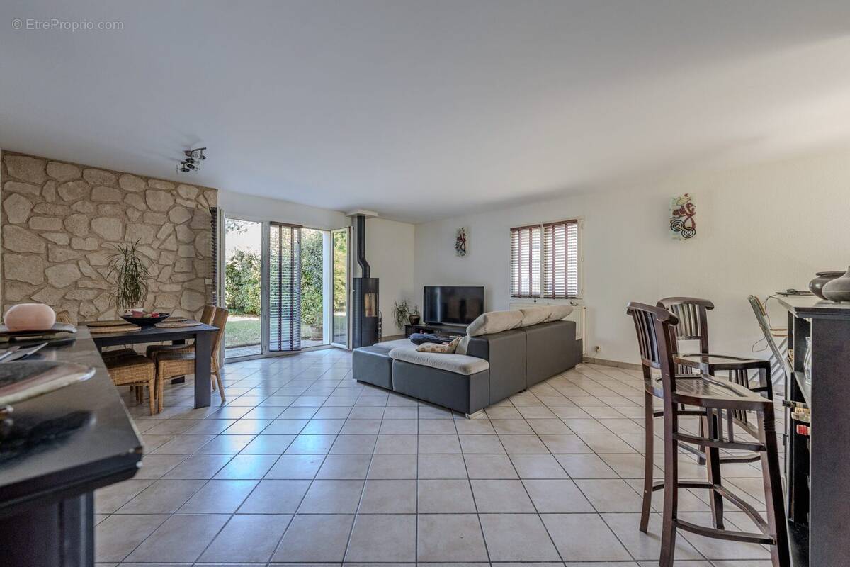 Maison à ECHIROLLES