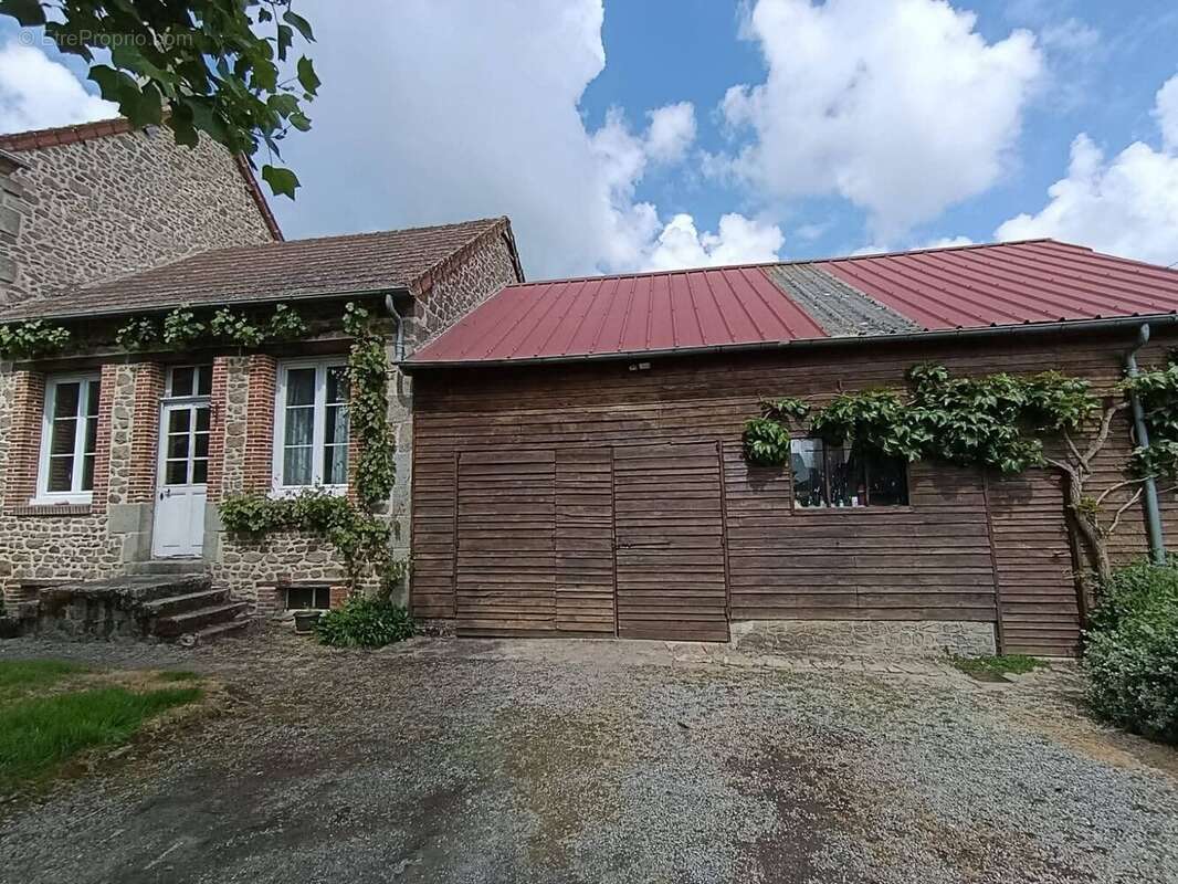 Maison à SAINT-AVIT-LE-PAUVRE