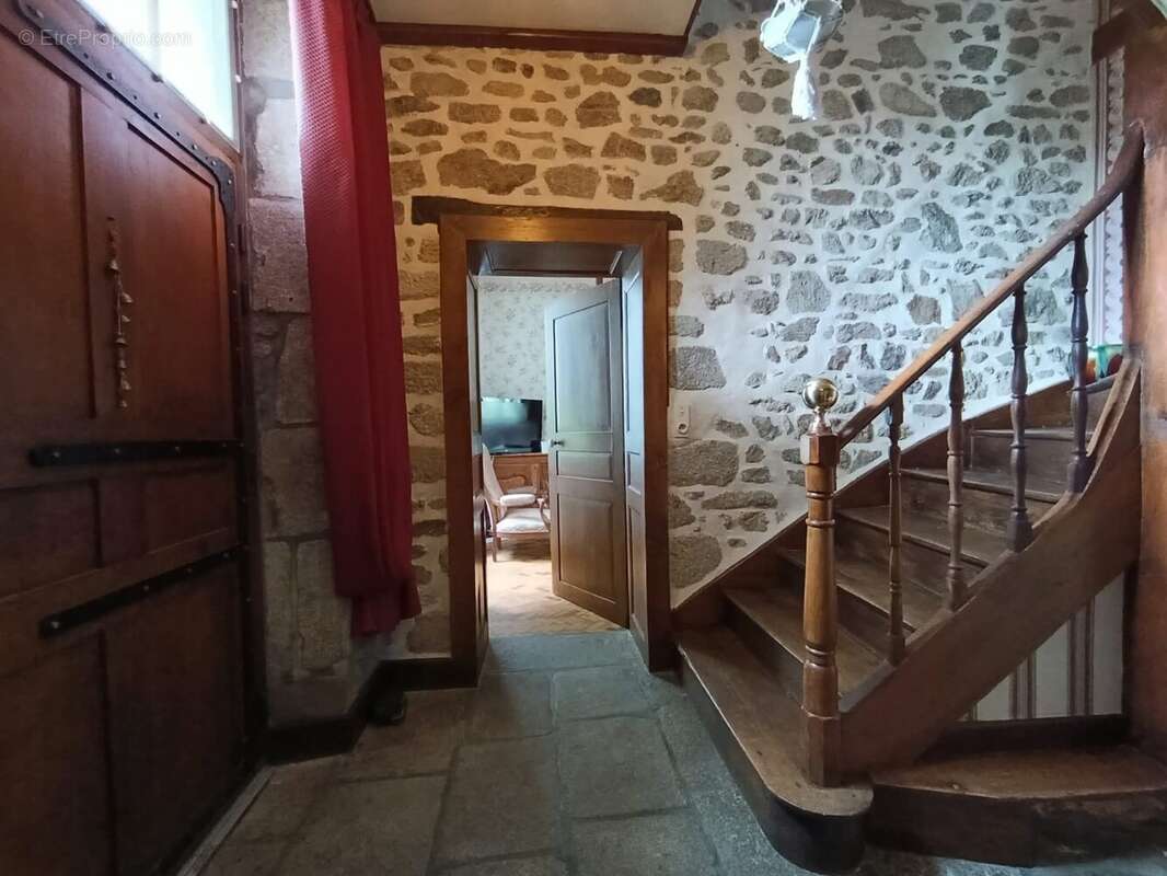 Maison à SAINT-AVIT-LE-PAUVRE