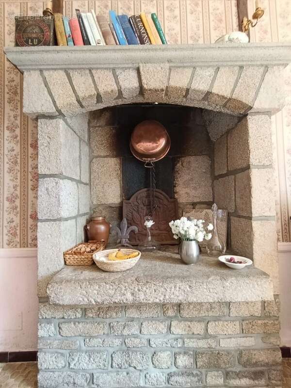 Maison à SAINT-AVIT-LE-PAUVRE