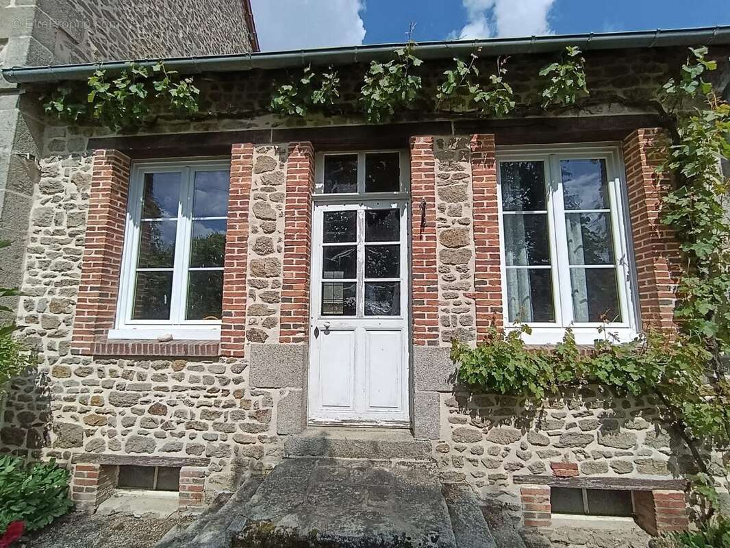 Maison à SAINT-AVIT-LE-PAUVRE