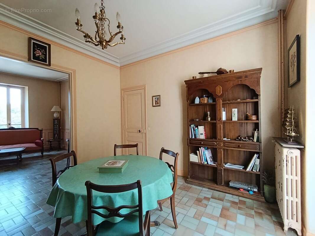 Maison à MOUTIER-ROZEILLE