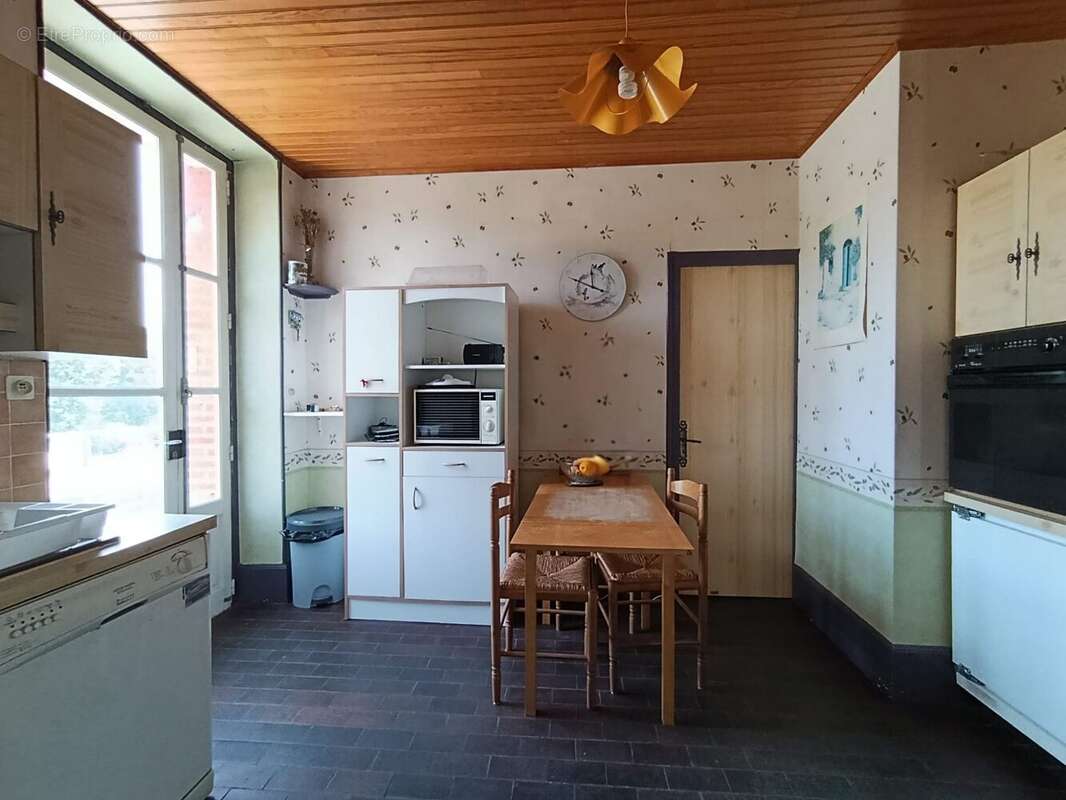 Maison à MOUTIER-ROZEILLE