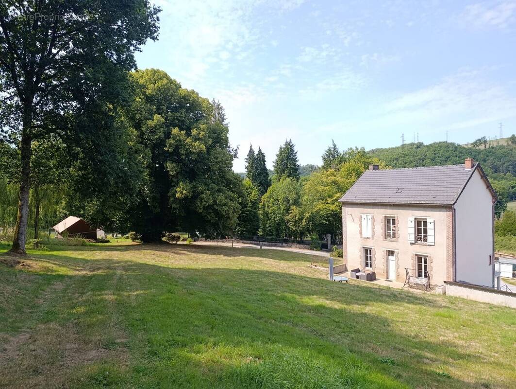 Maison à MOUTIER-ROZEILLE