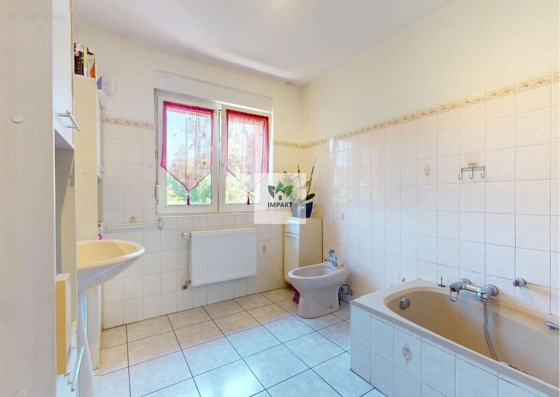 Maison à MENONCOURT