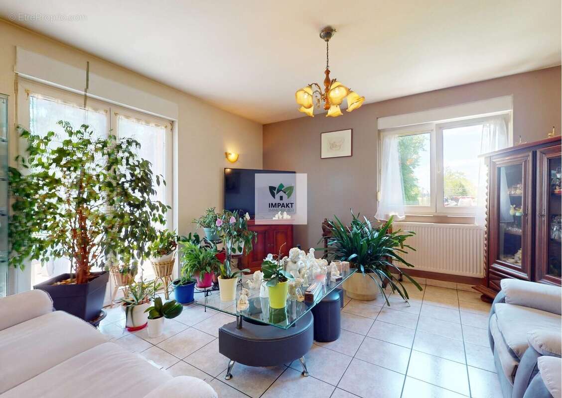 Maison à MENONCOURT