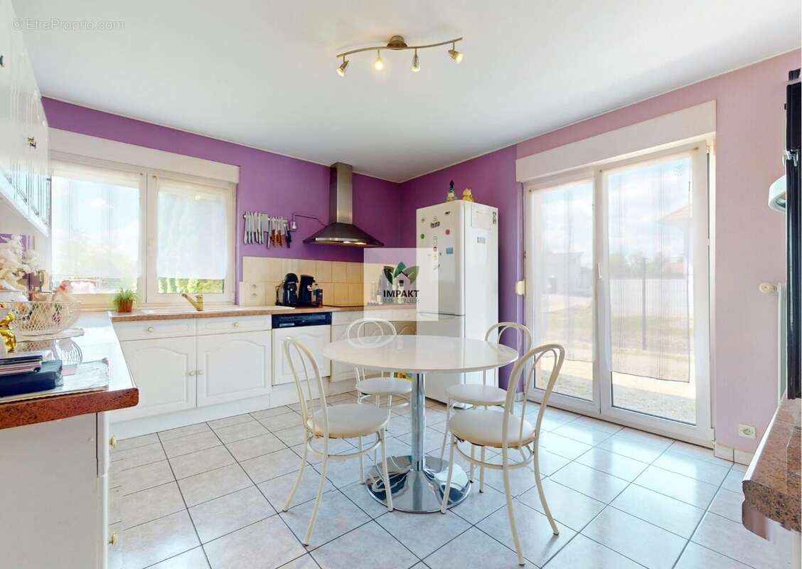 Maison à MENONCOURT