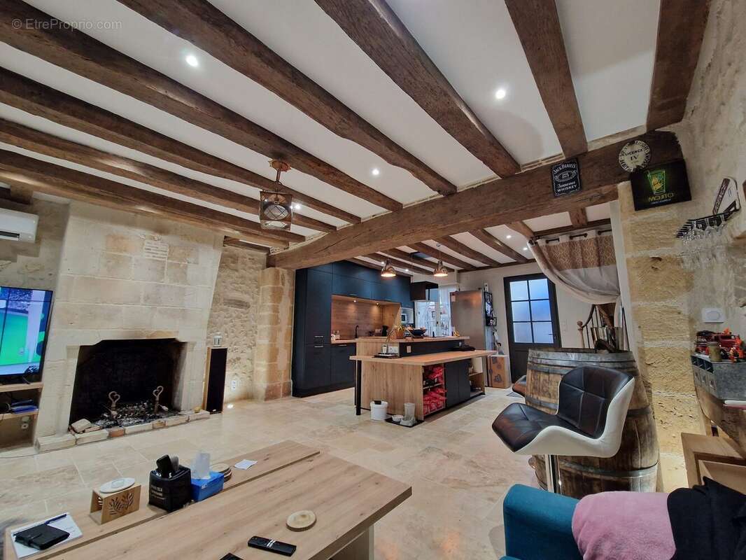 Maison à AZAY-LE-RIDEAU