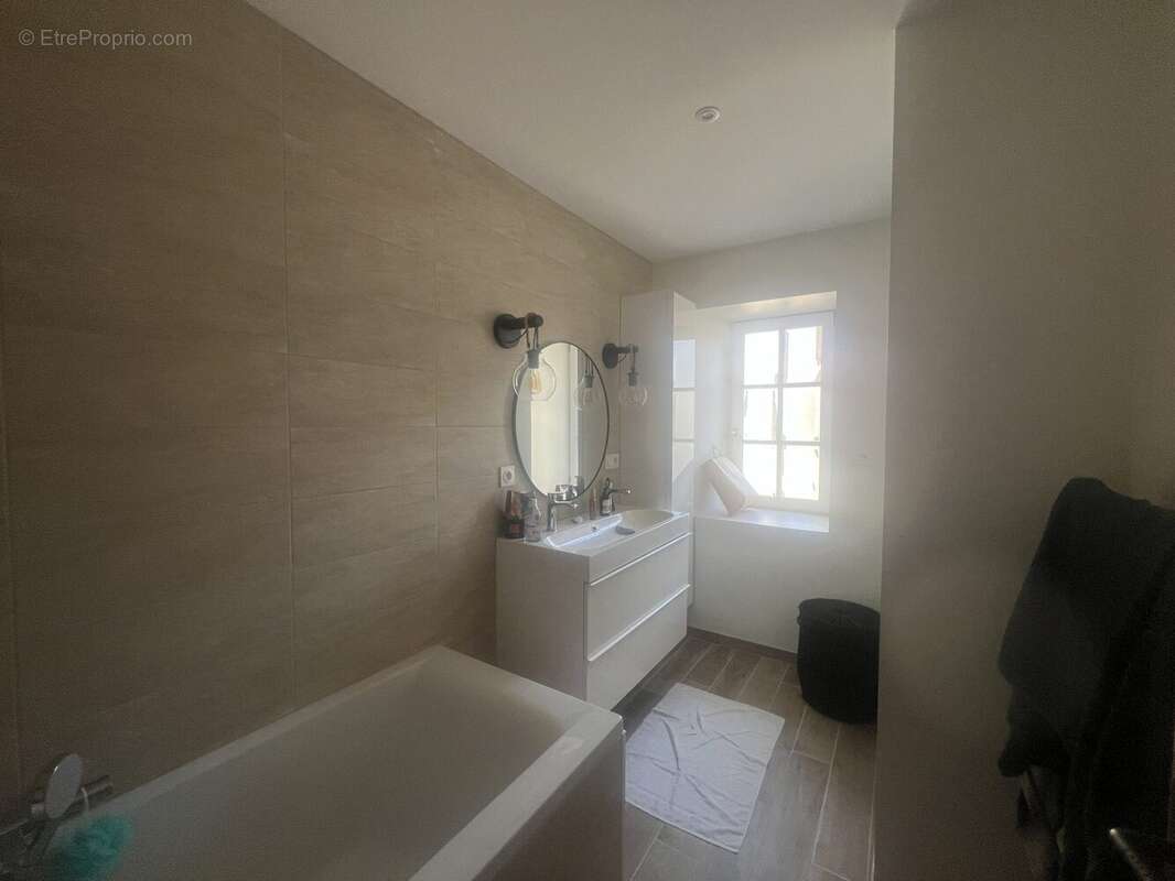 Maison à AZAY-LE-RIDEAU