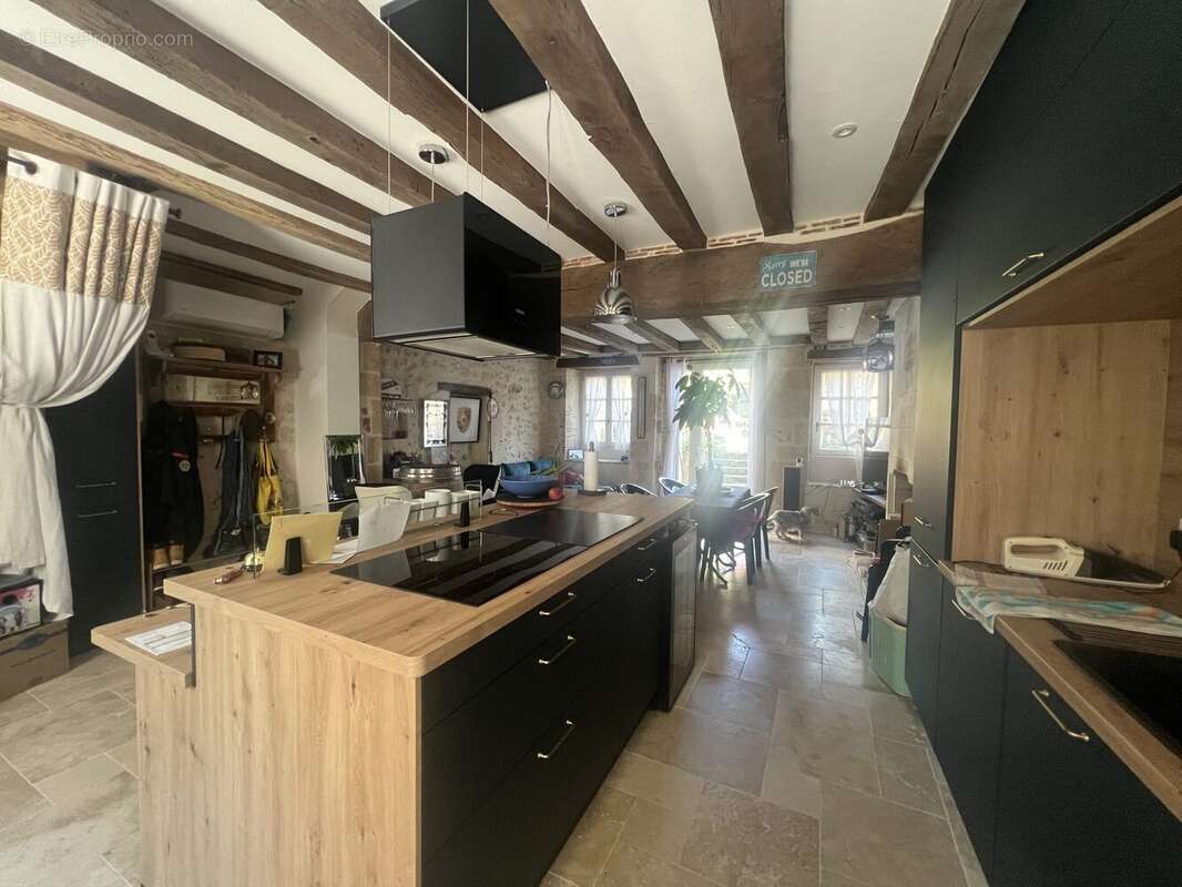 Maison à AZAY-LE-RIDEAU