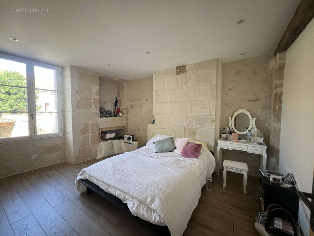 Maison à AZAY-LE-RIDEAU