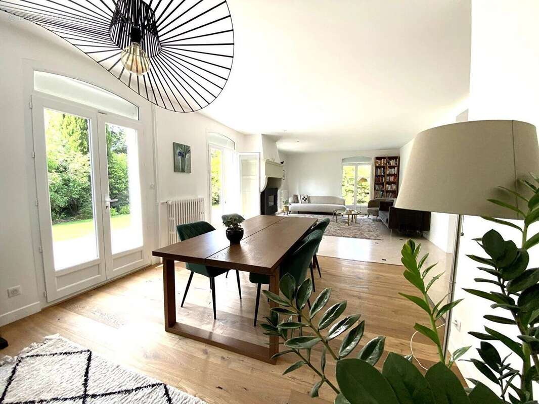 Maison à SAINT-JEAN-DE-BRAYE