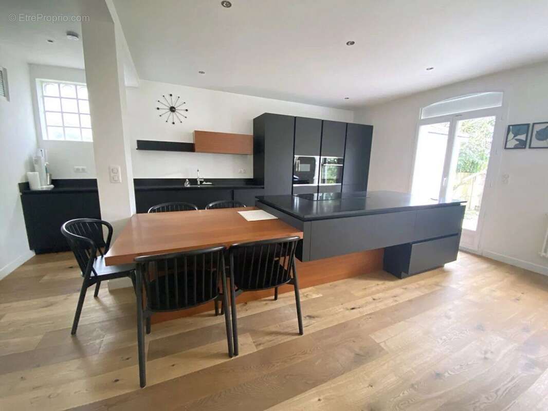 Maison à SAINT-JEAN-DE-BRAYE