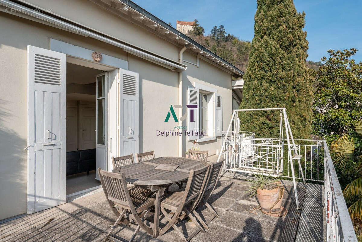 Appartement à CORENC